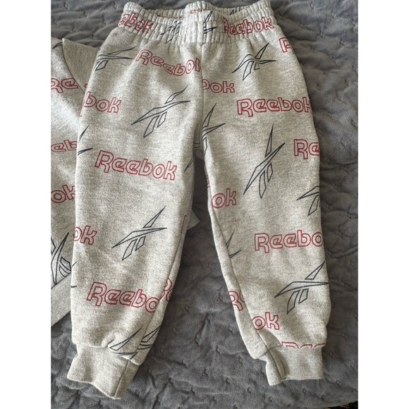 Reebok matching 2pc sweatsuit hoodie sweatpants size 2T - Picture 2 of 4